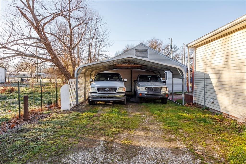 1013 Osage Street — photo 31
