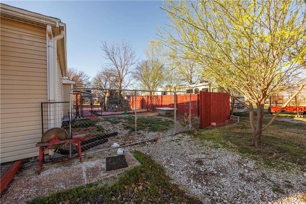 1013 Osage Street — photo 33