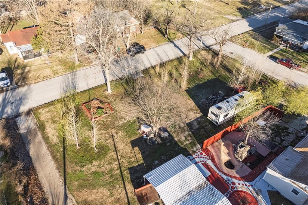 1013 Osage Street — photo 34