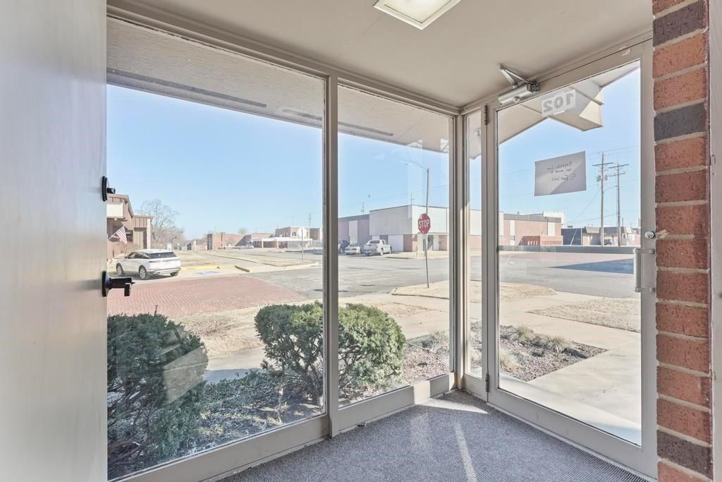 102 S Judson Street — photo 3