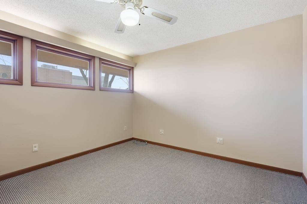 102 S Judson Street — photo 8