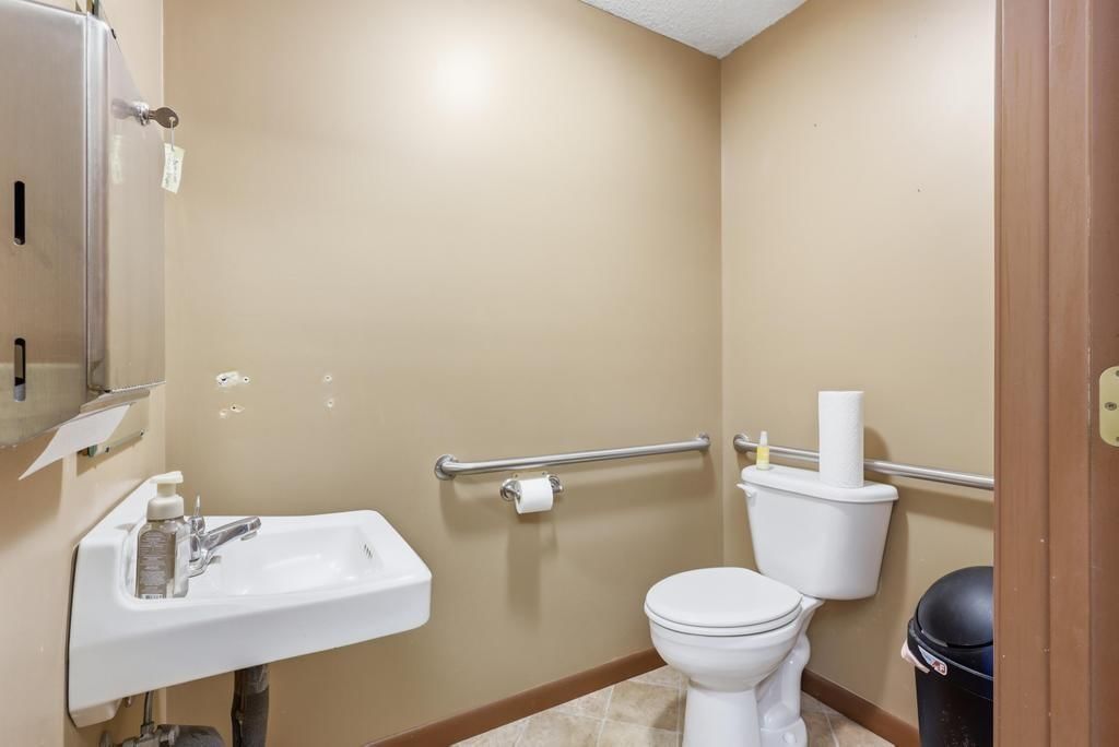 102 S Judson Street — photo 10