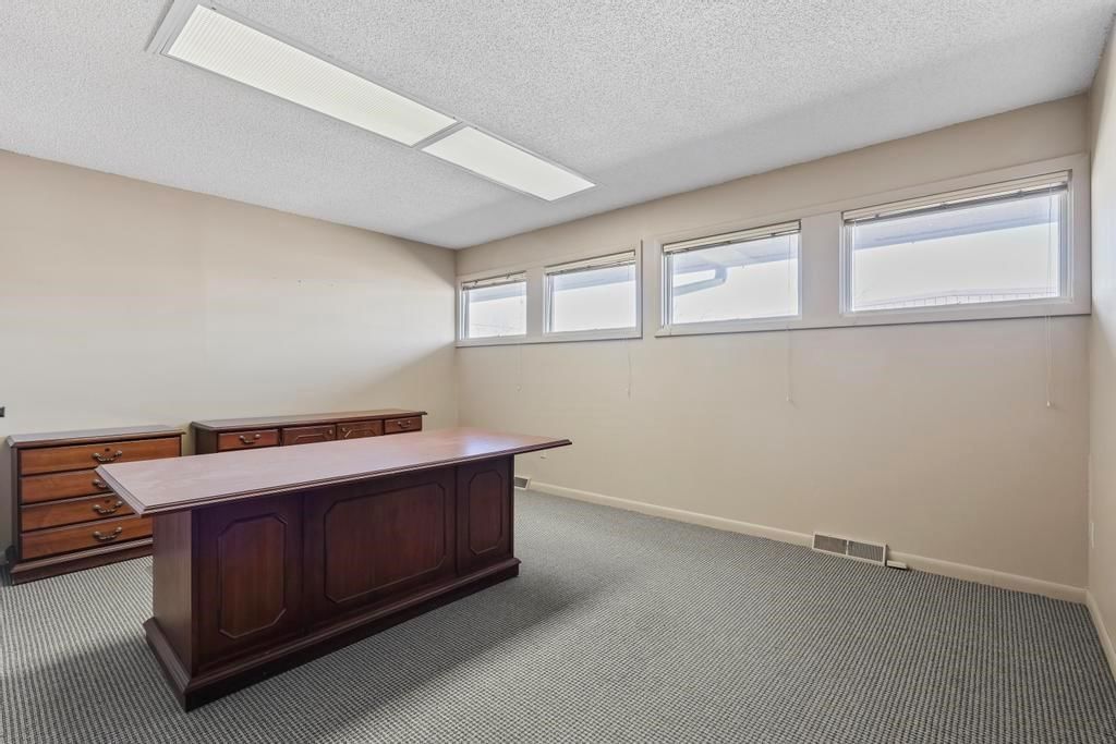 102 S Judson Street — photo 14