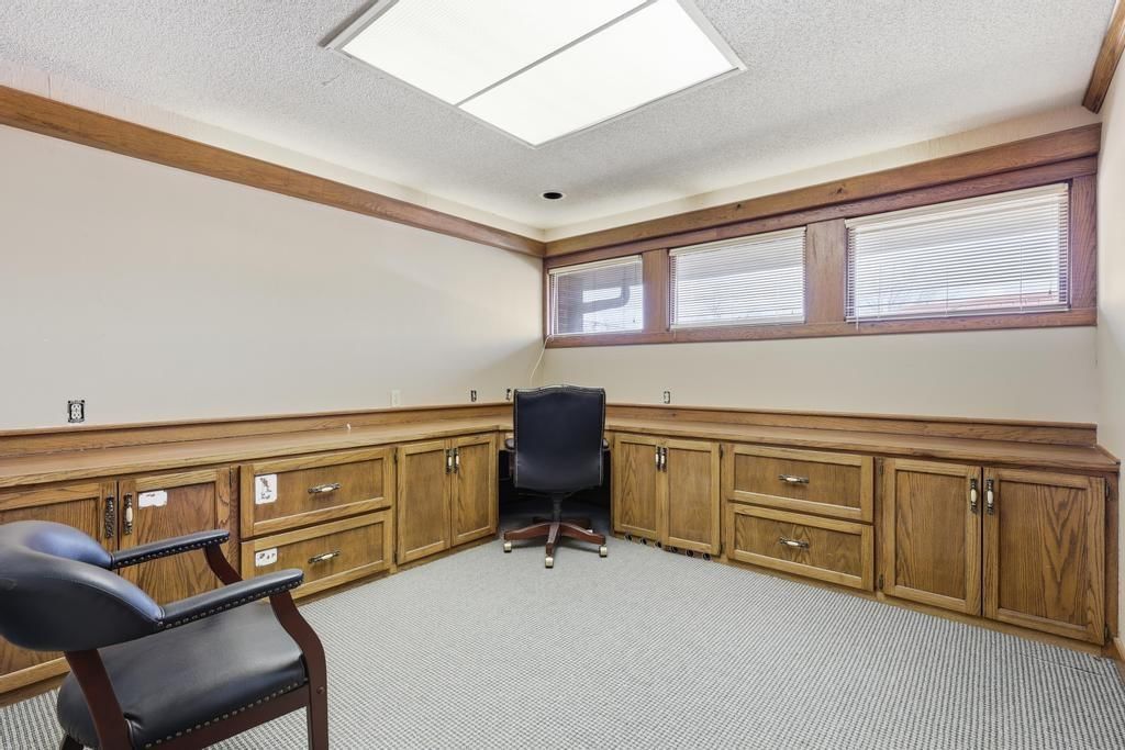 102 S Judson Street — photo 17