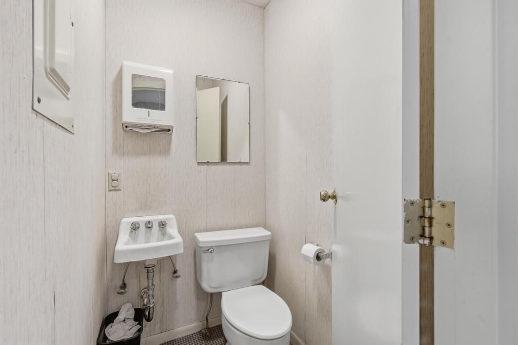 102 S Judson Street — photo 19