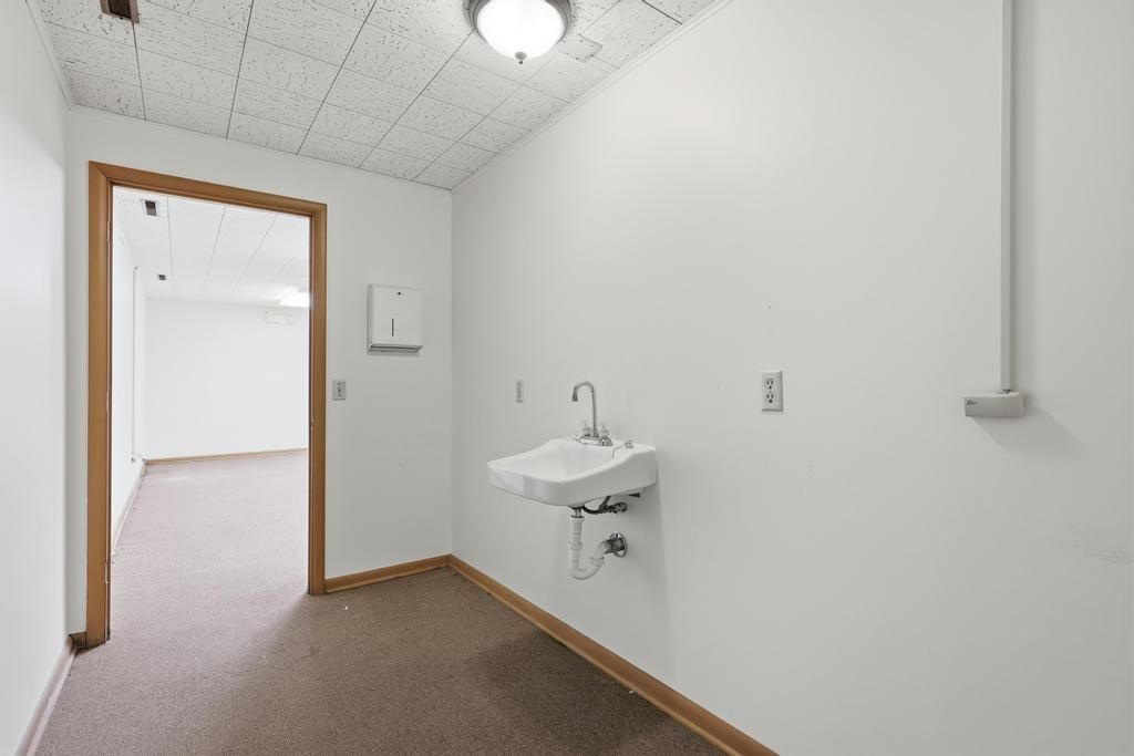 102 S Judson Street — photo 22