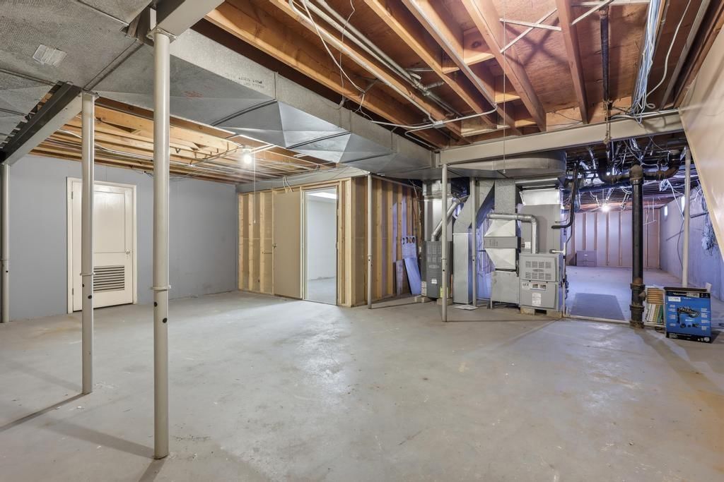 102 S Judson Street — photo 25