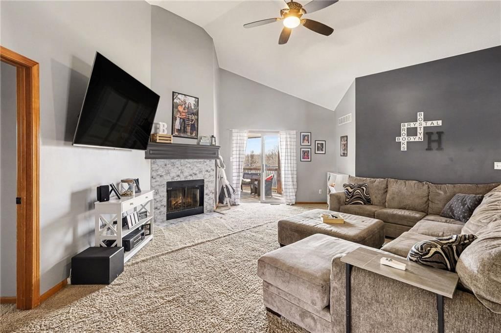 5217 NE Holiday Drive — photo 3