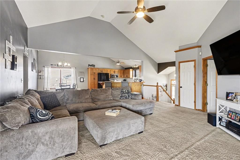 5217 NE Holiday Drive — photo 4