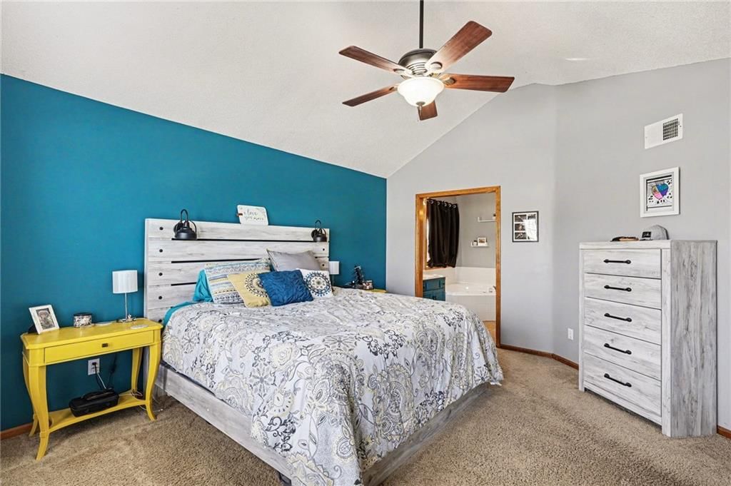 5217 NE Holiday Drive — photo 16