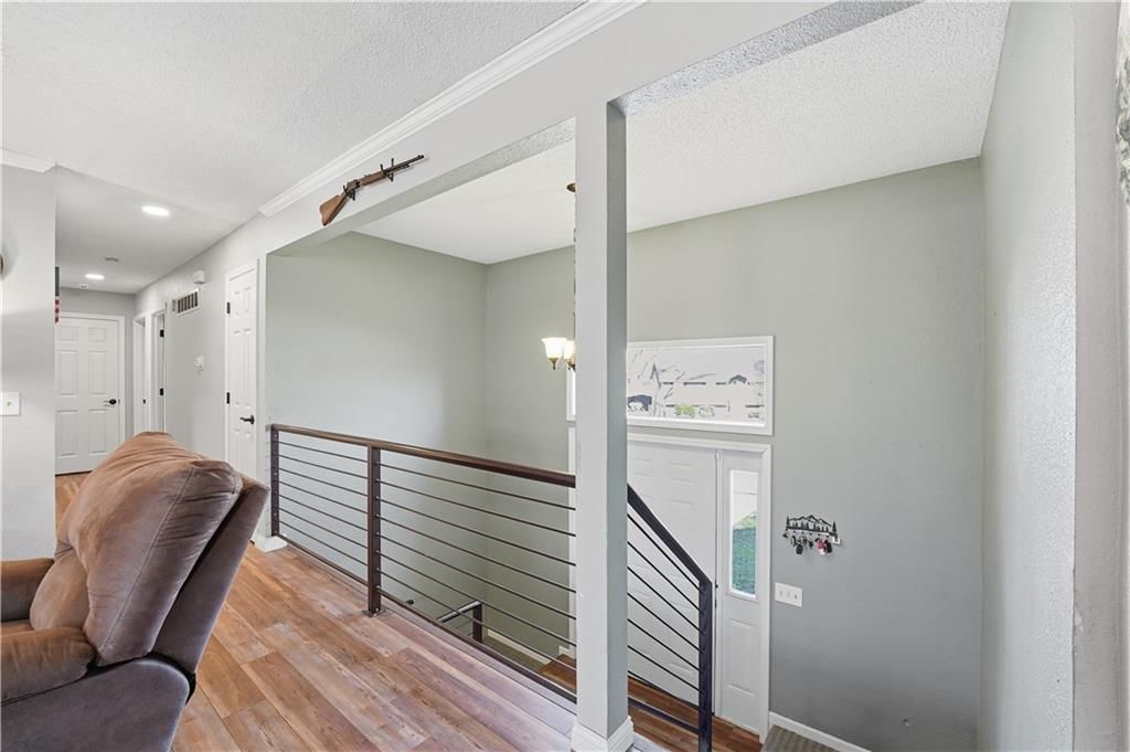 1505 Emerald Circle — photo 2