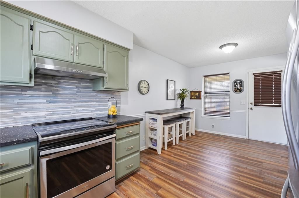 1505 Emerald Circle — photo 9