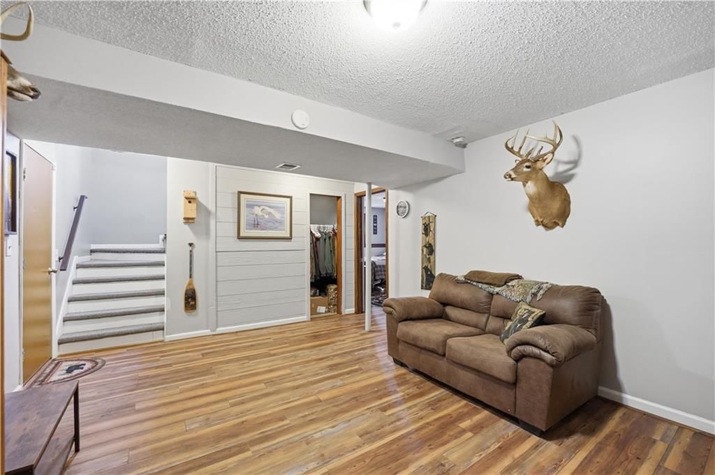 1505 Emerald Circle — photo 17