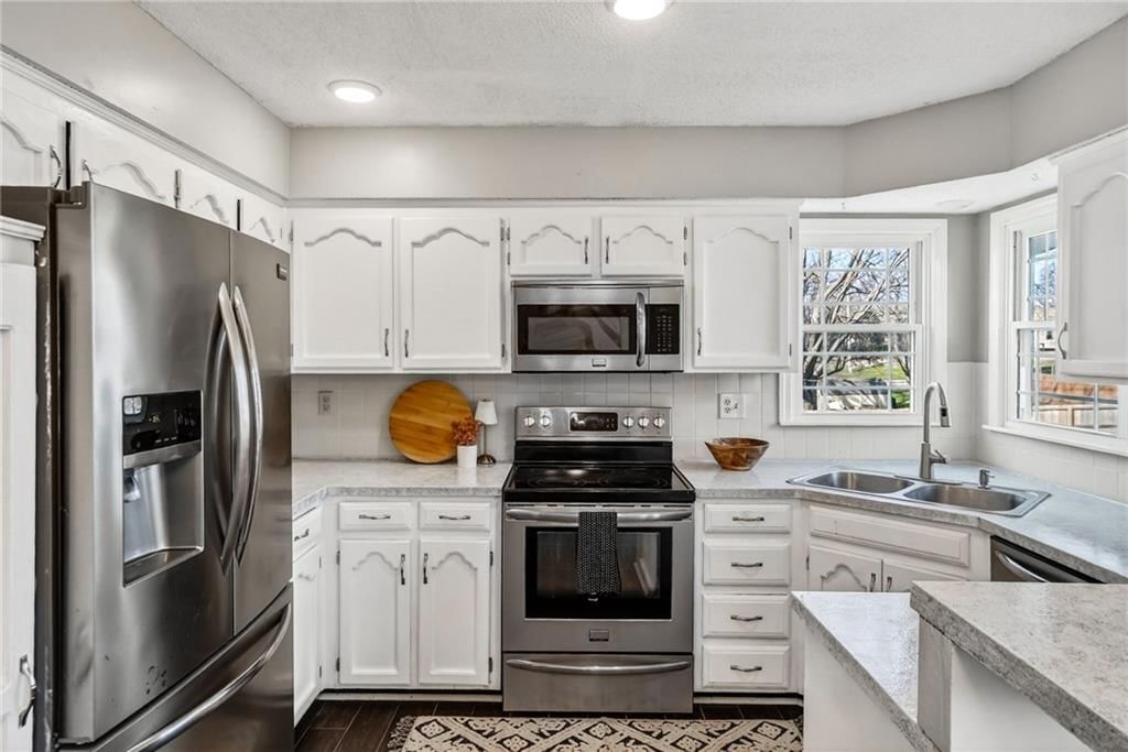 16205 Speaker Avenue — photo 10