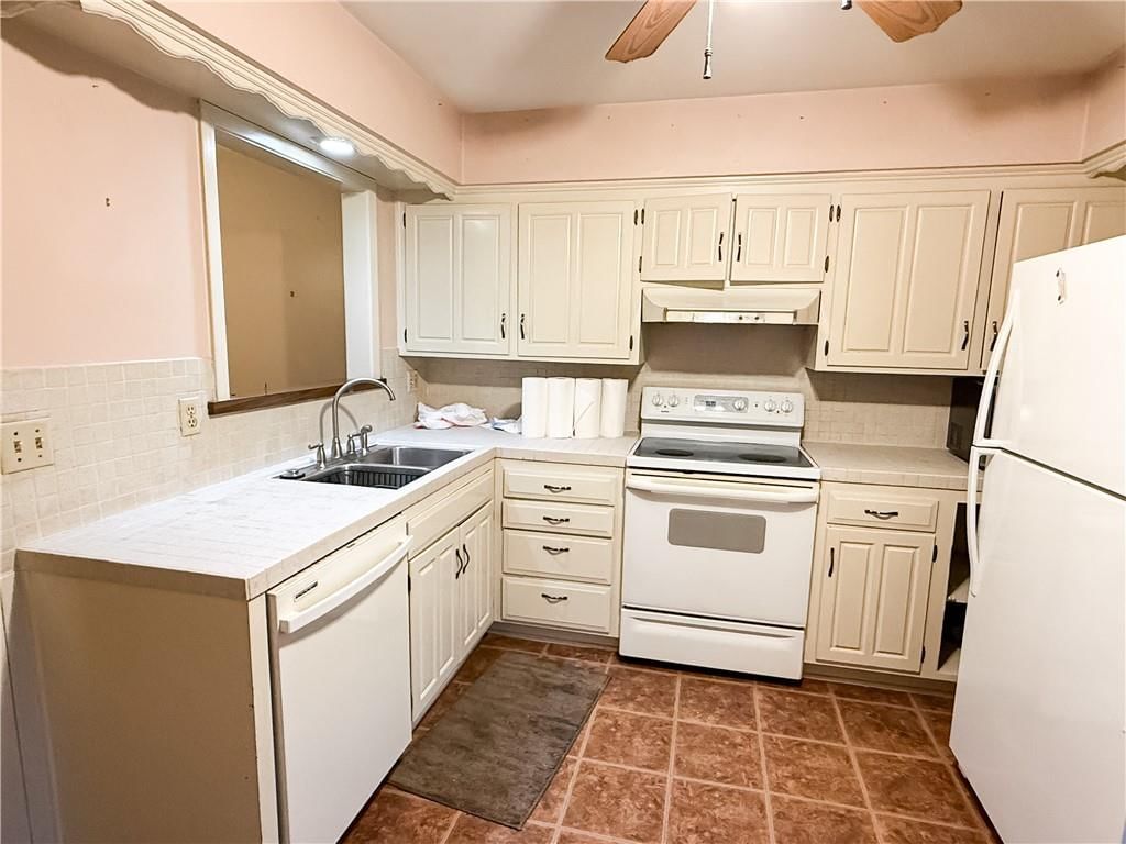 439 W 104th Street — photo 19