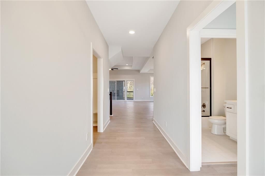 300 SW Hawthorne Court — photo 4