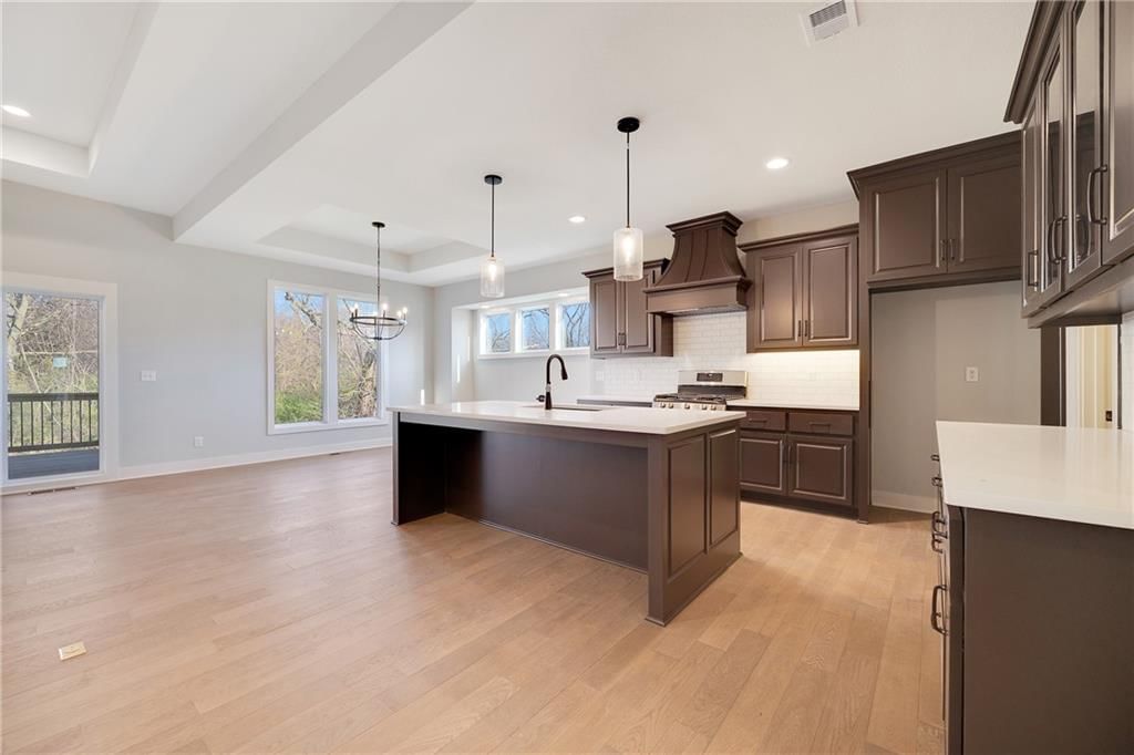 300 SW Hawthorne Court — photo 10