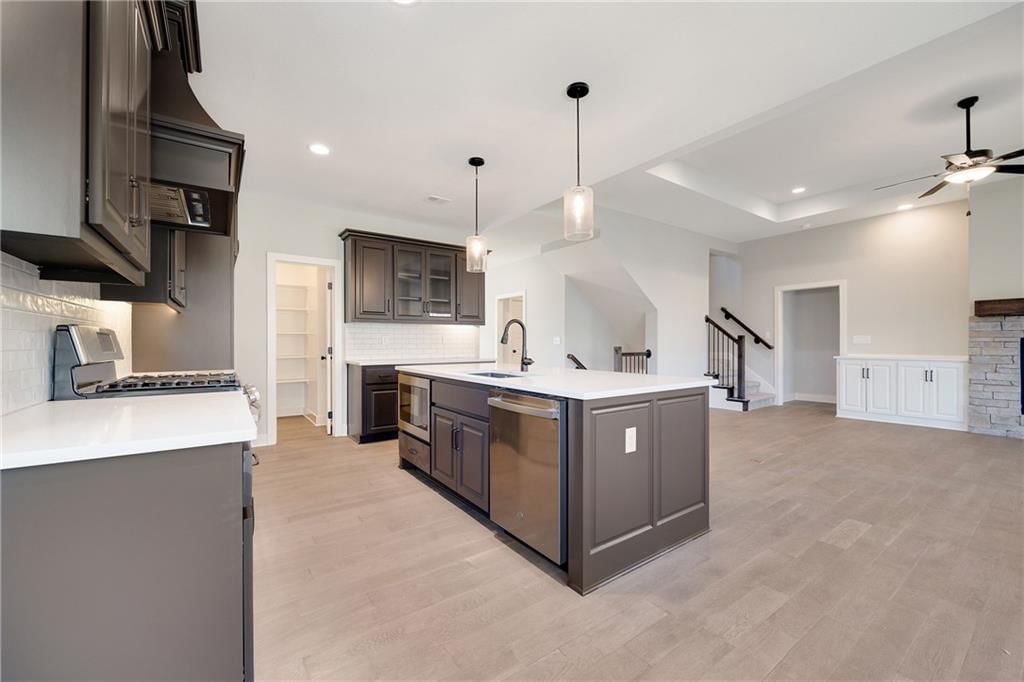 300 SW Hawthorne Court — photo 11
