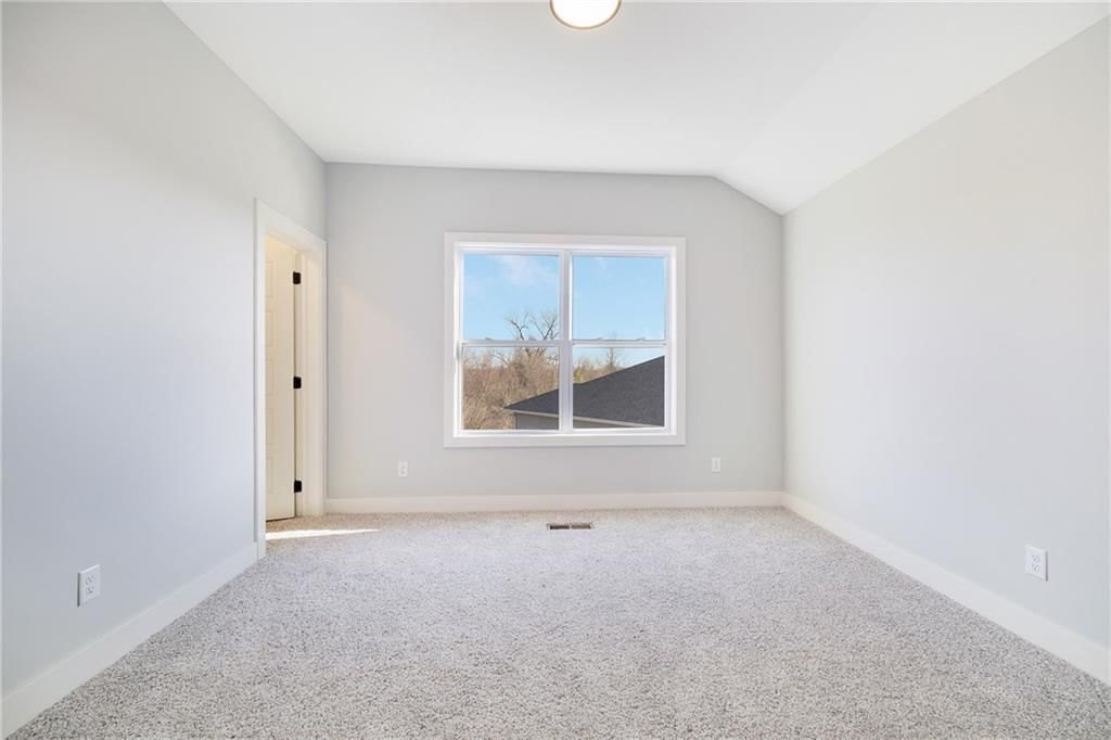 300 SW Hawthorne Court — photo 30