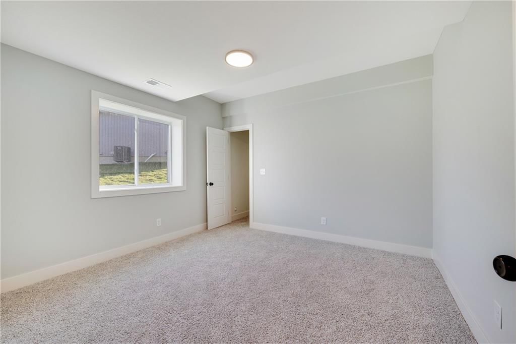 300 SW Hawthorne Court — photo 59