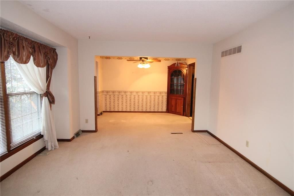 11415 W 49th Terrace — photo 3