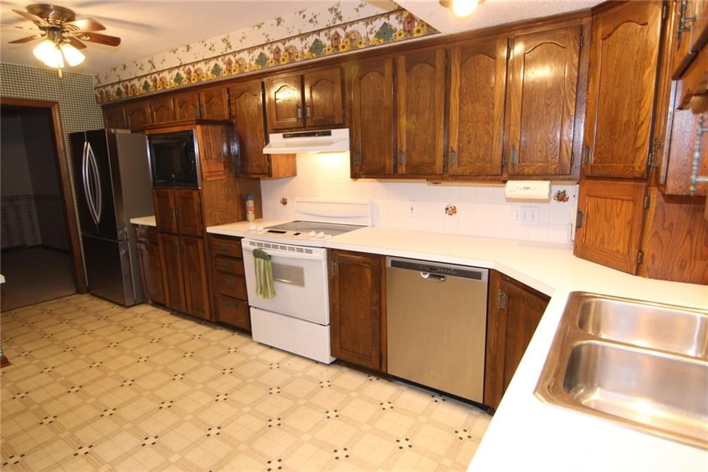 11415 W 49th Terrace — photo 9