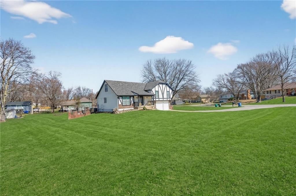 5660 Meadow Heights Drive — photo 4