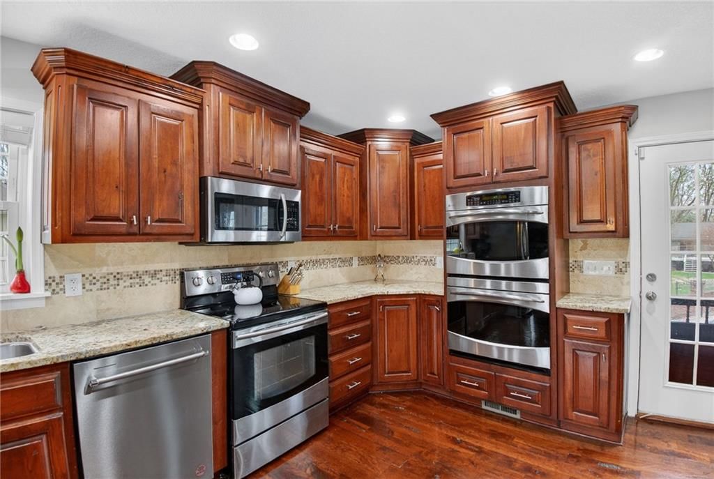 5660 Meadow Heights Drive — photo 19