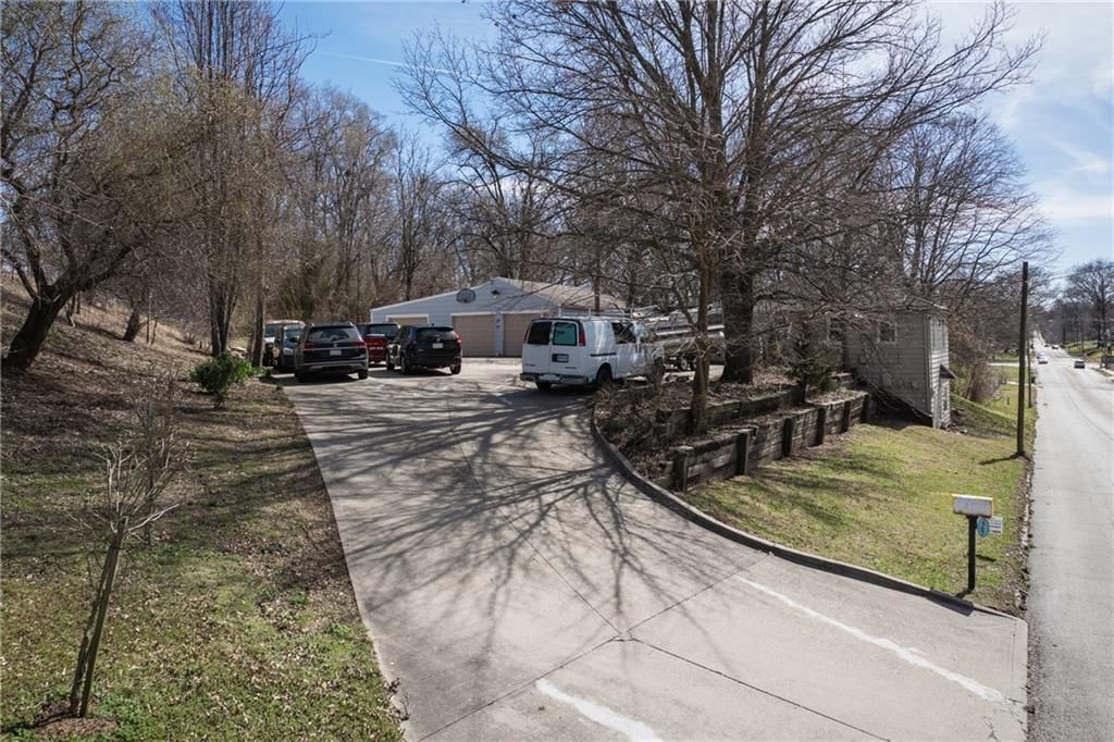 2707 Maple Avenue — photo 3