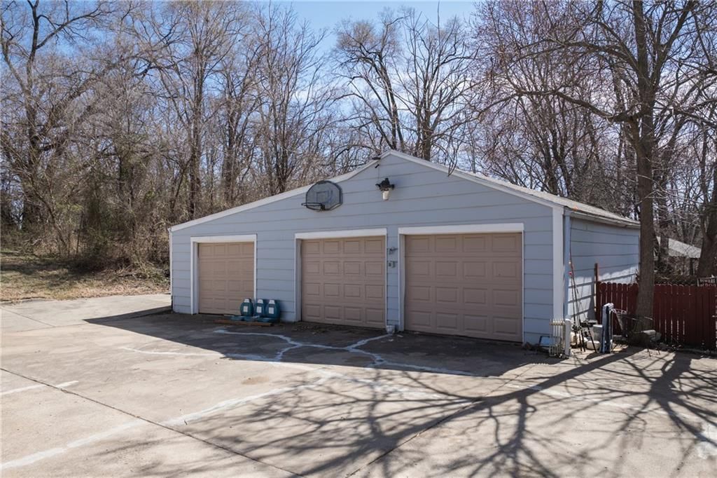2707 Maple Avenue — photo 4