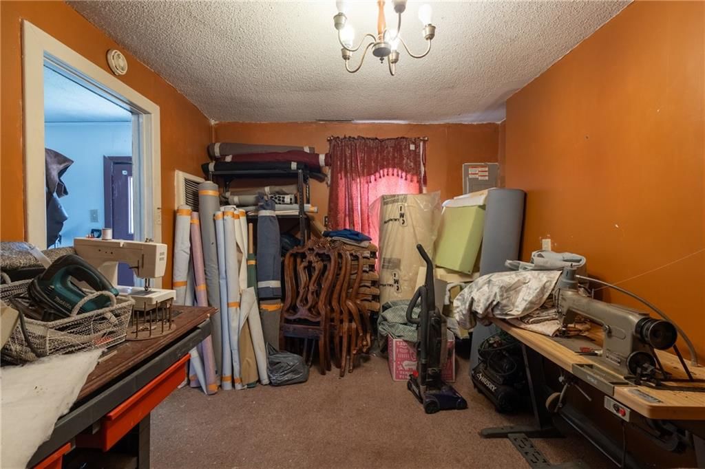 2707 Maple Avenue — photo 31