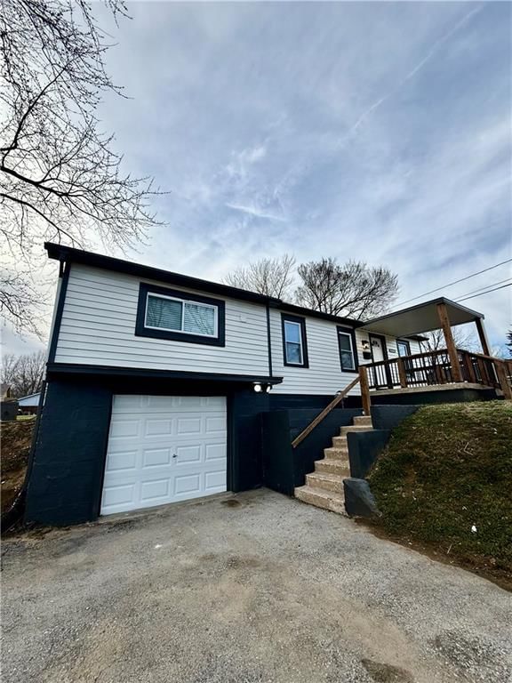 1004 N Duvall Avenue — photo 3