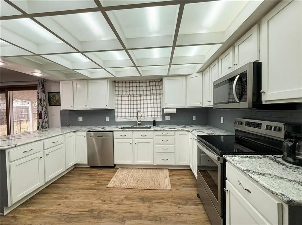 622 W EDWARDS Street — photo 4