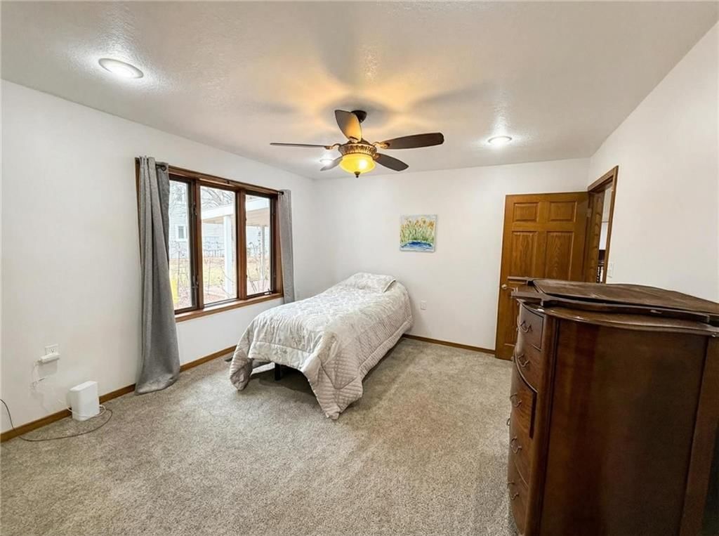 622 W EDWARDS Street — photo 6