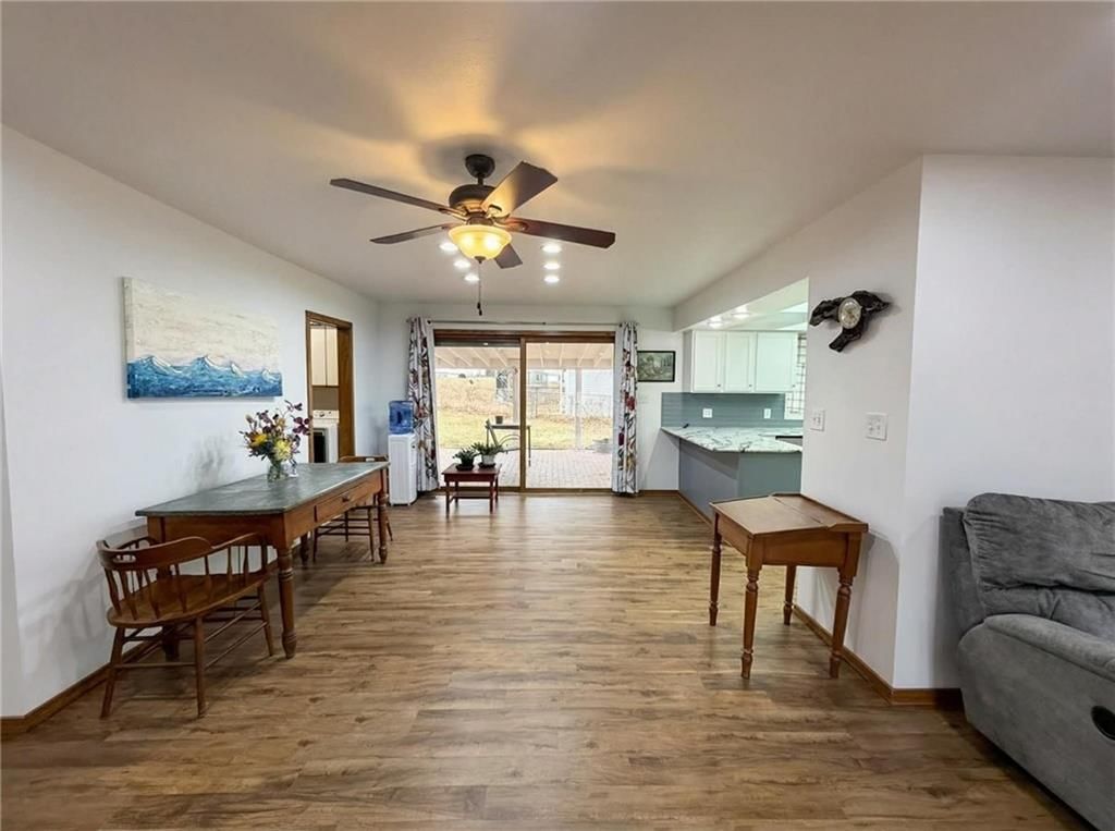 622 W EDWARDS Street — photo 12