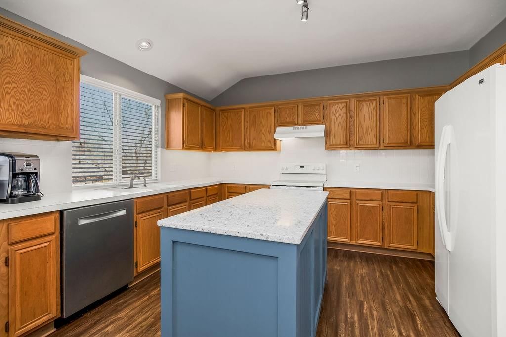 620 SE Sumpter Drive — photo 9
