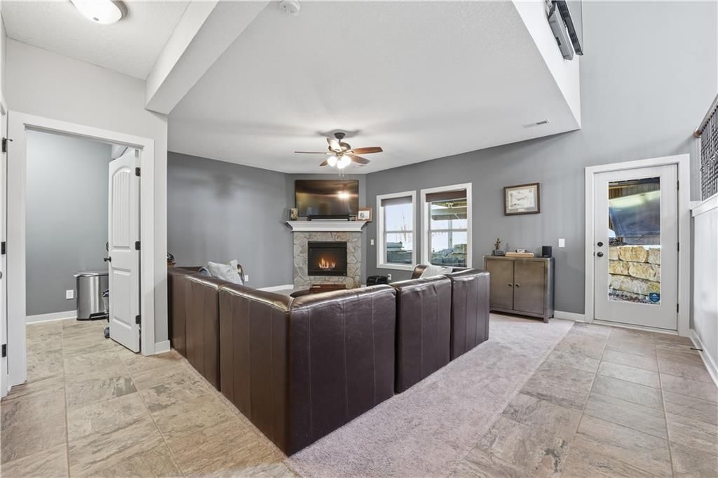 6015 N Ames Avenue — photo 26