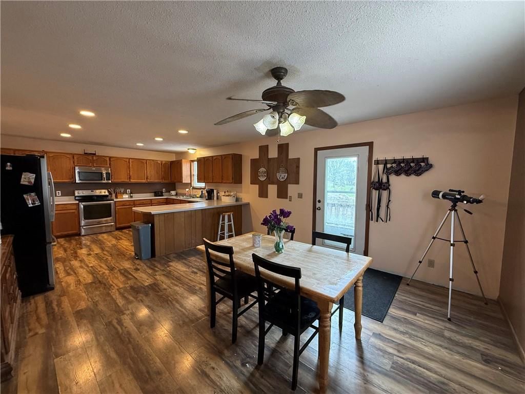 23257 Locust Street — photo 9
