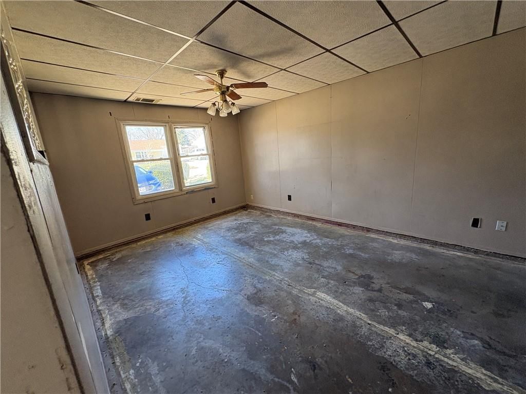 2305 Castle Lane — photo 4