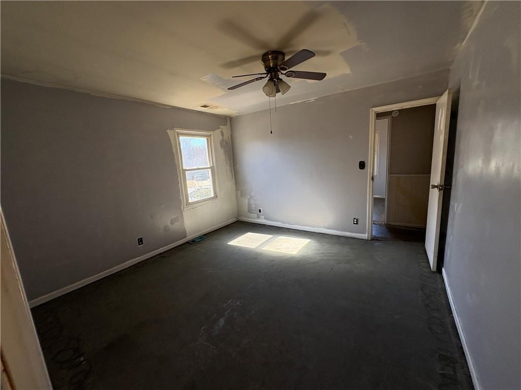 2305 Castle Lane — photo 8