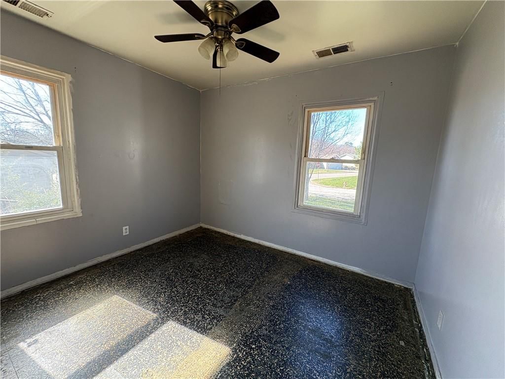 2305 Castle Lane — photo 10