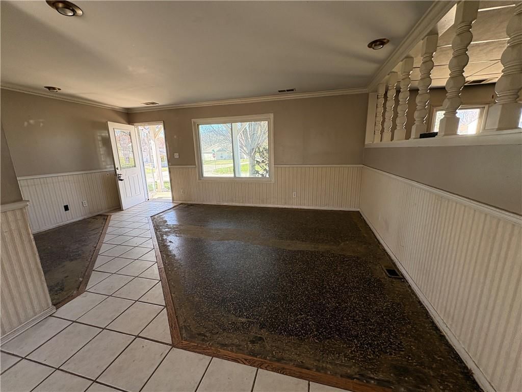 2305 Castle Lane — photo 12