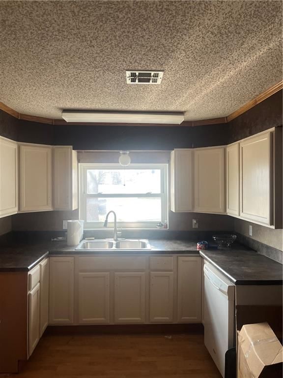 406 E 15th Street — photo 10