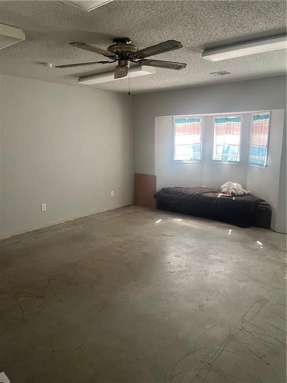 406 E 15th Street — photo 12