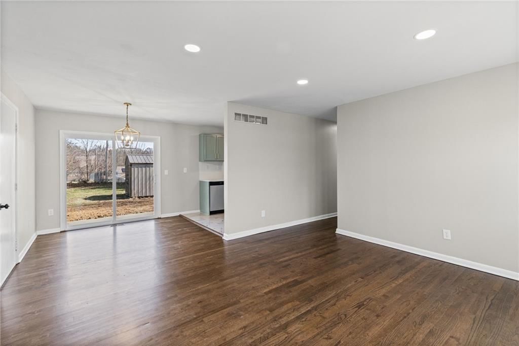 8921 N Charlotte Street — photo 3