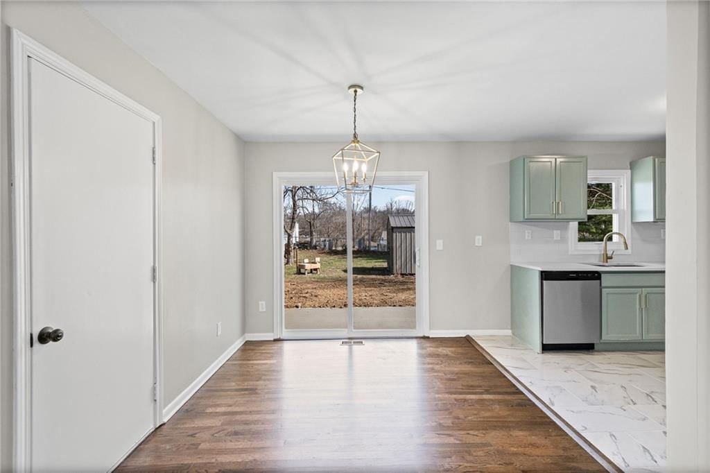 8921 N Charlotte Street — photo 5
