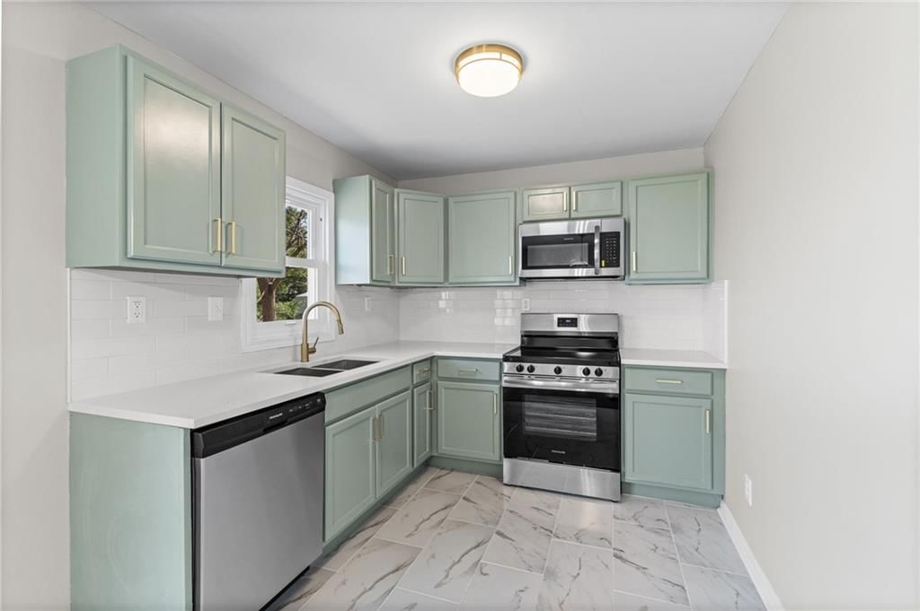 8921 N Charlotte Street — photo 6