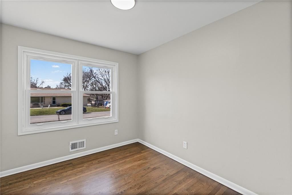 8921 N Charlotte Street — photo 9