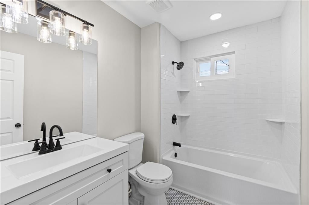 8921 N Charlotte Street — photo 11