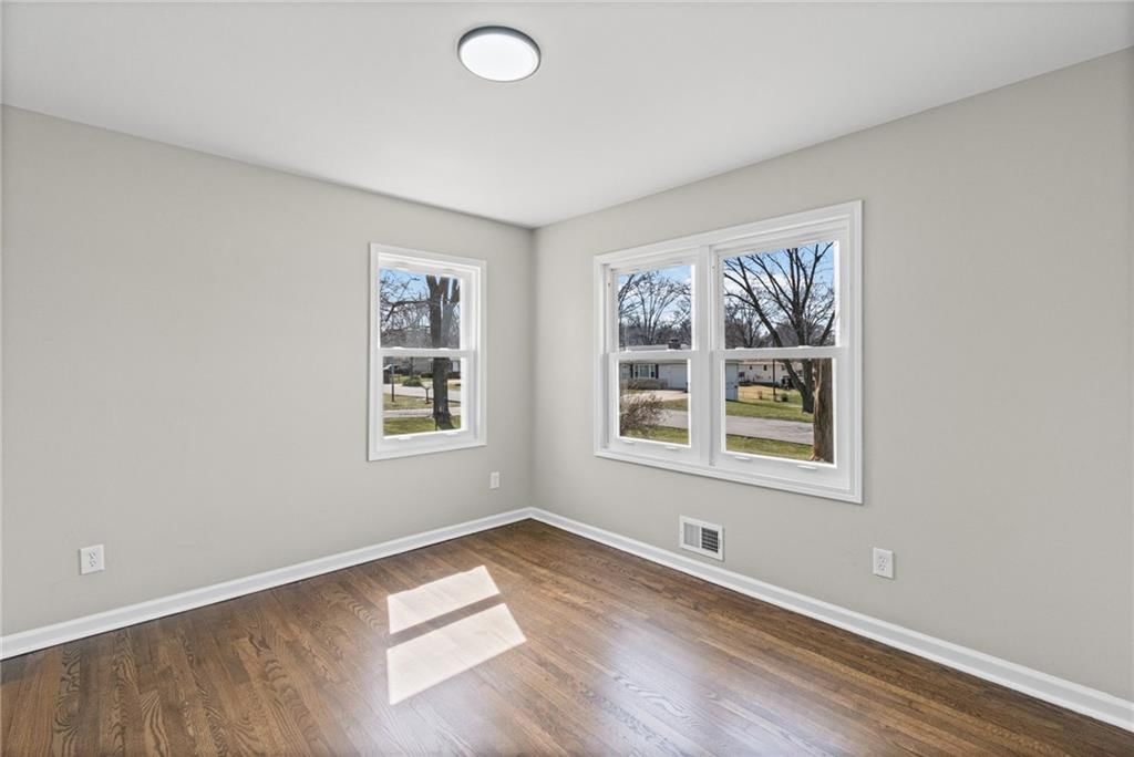 8921 N Charlotte Street — photo 16